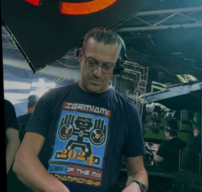 dj max r che mixa allo 06
